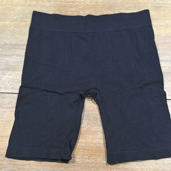 Free People Movement Intimately Black Bike Workout Shorts XS/S - Picture 1 of 3